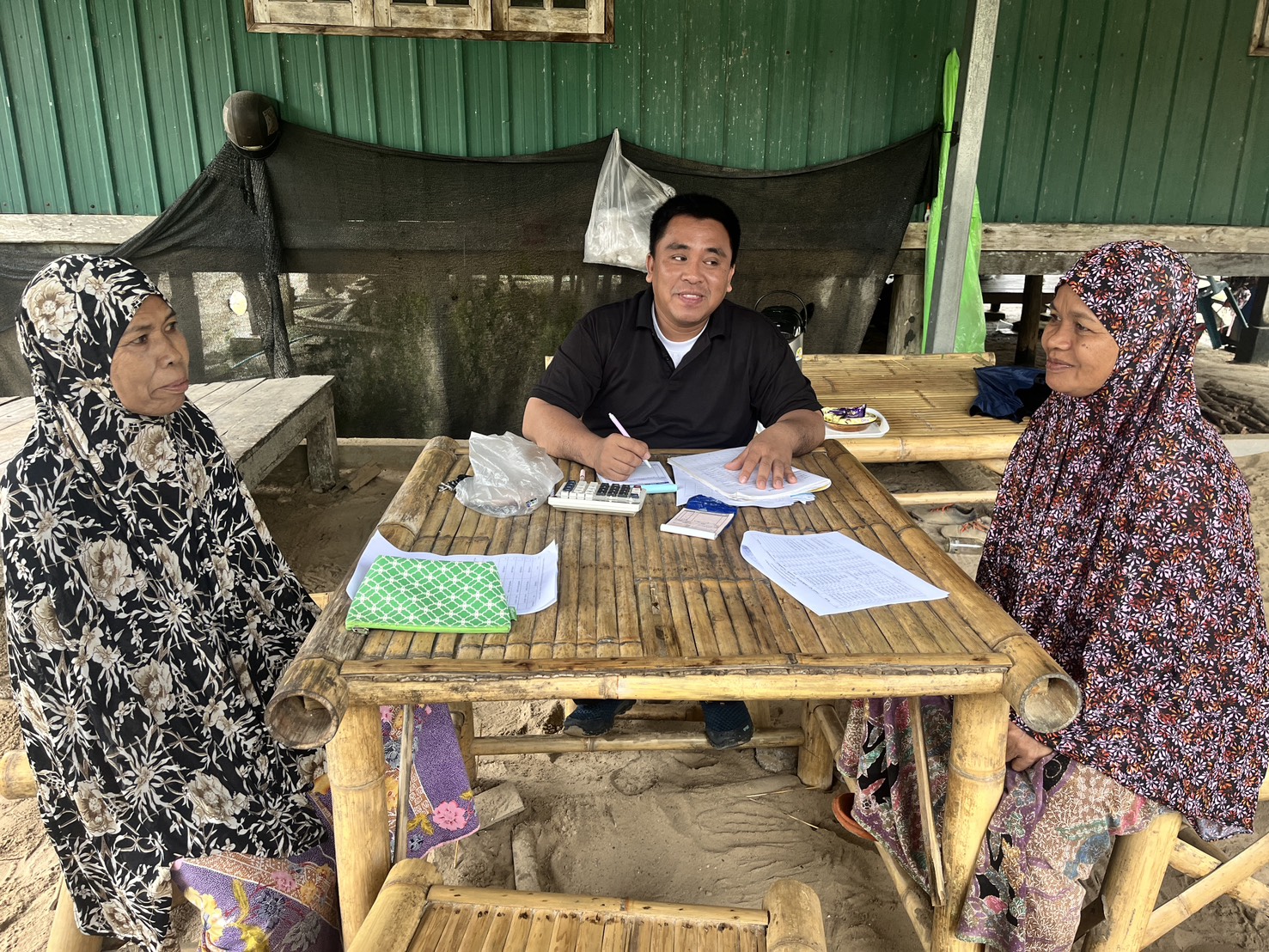 พช.ปะนาเระ ติดตามการรับชำระคืนเงินยืมโครงการแก้ไขปัญหาความยากจน (กข.คจ.) บ้านตีนเขา หมู่ที่ 3 ตำบลท่าน้ำ 💰💵 